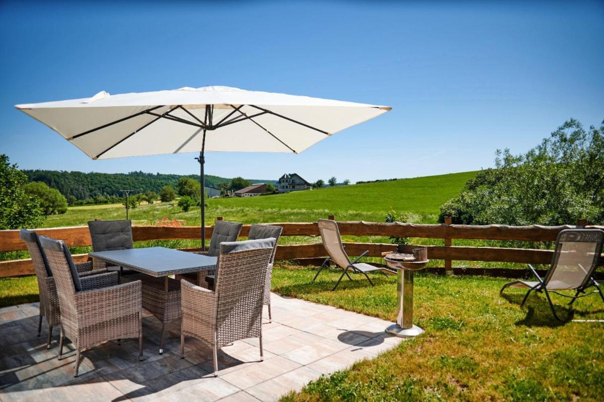 Ferienhaus Chilllout Chalets Daun-Kradenbach ภายนอก รูปภาพ
